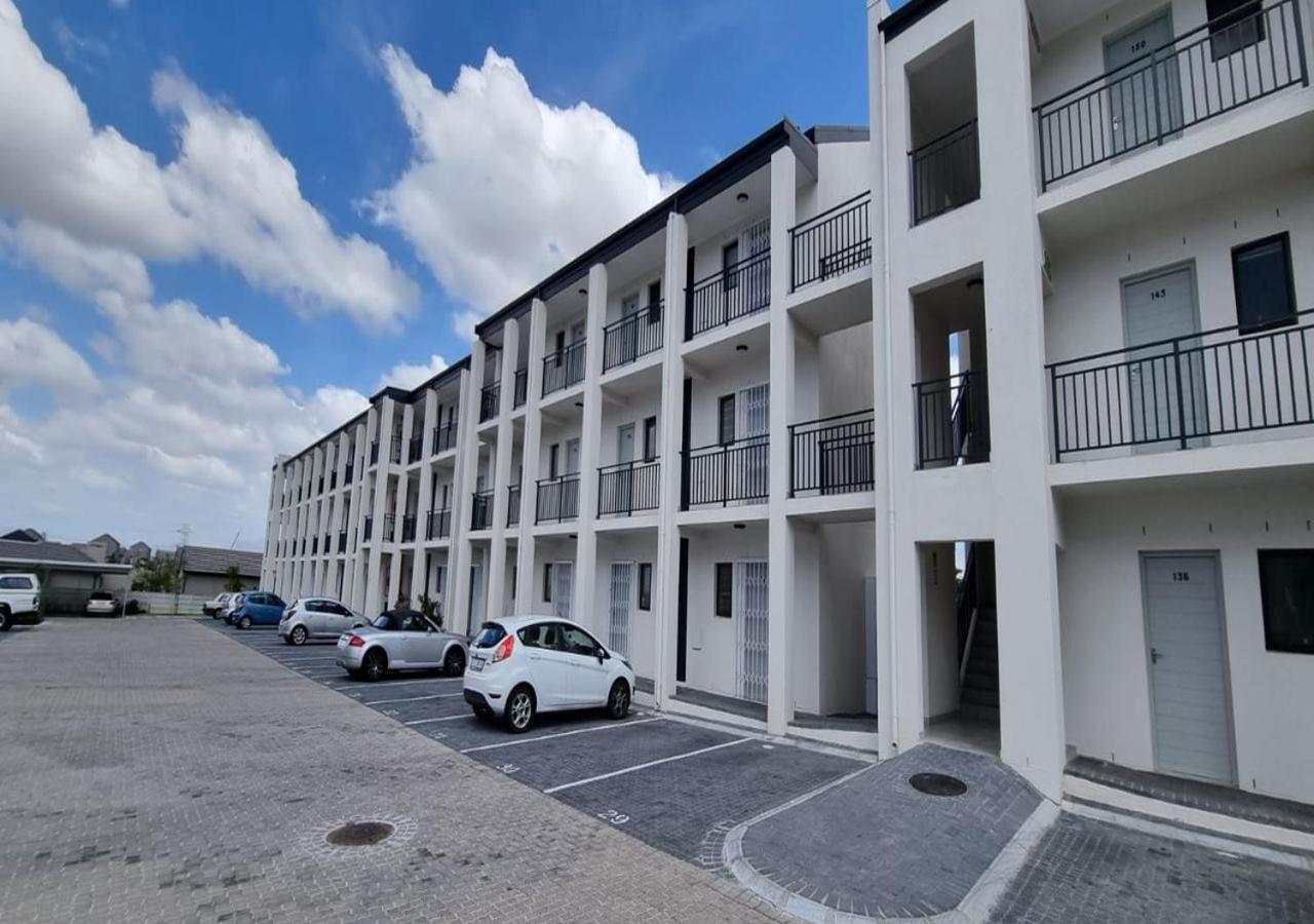 Azura Sleep Cederberg Estate Apartment Kuils River Exterior photo